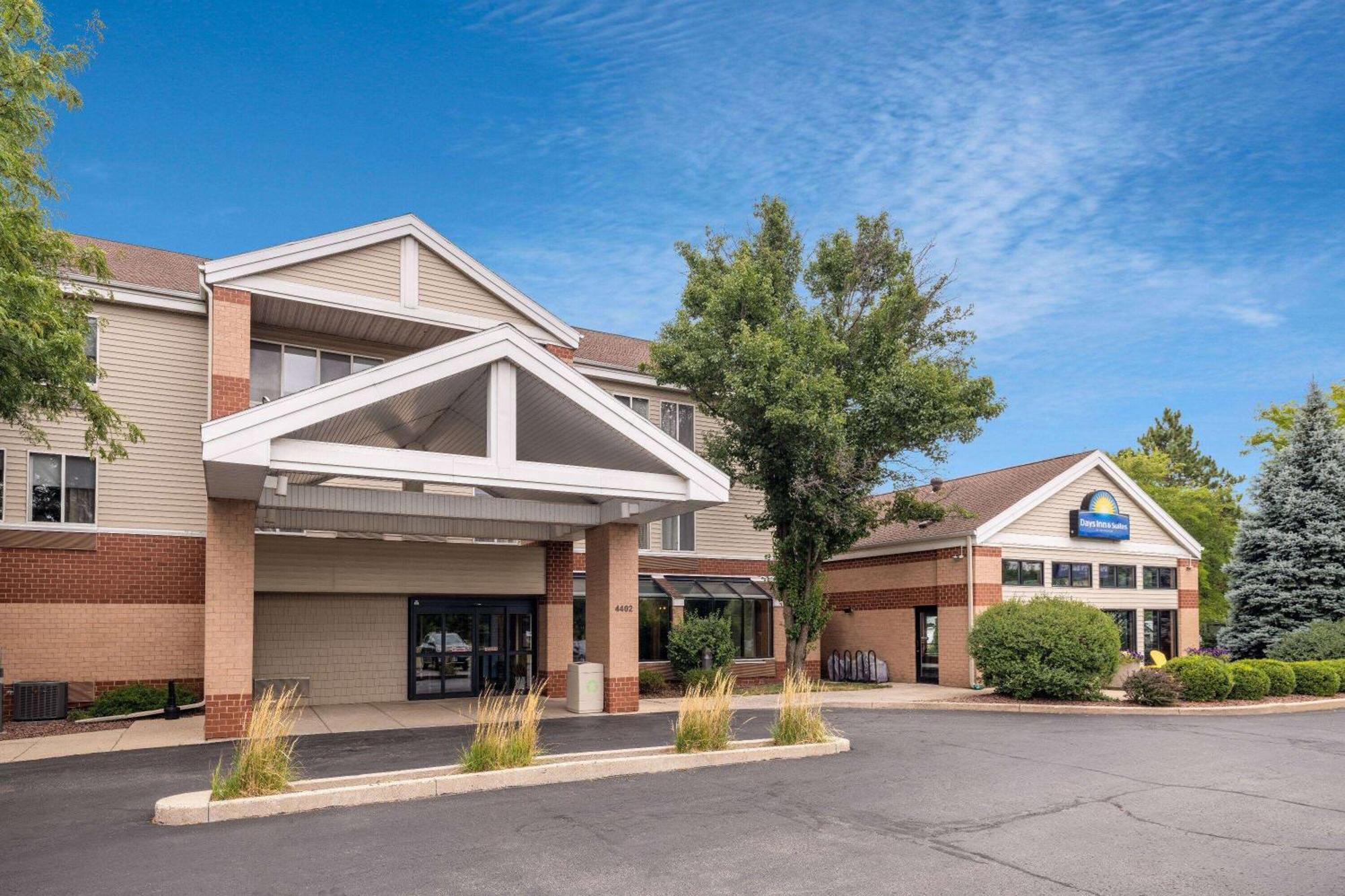 Days Inn & Suites By Wyndham Madison Exterior foto